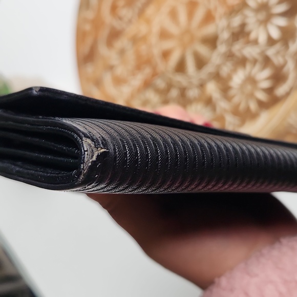 Bvlgari Long Snap Wallet - GUC - Picture 13 of 16